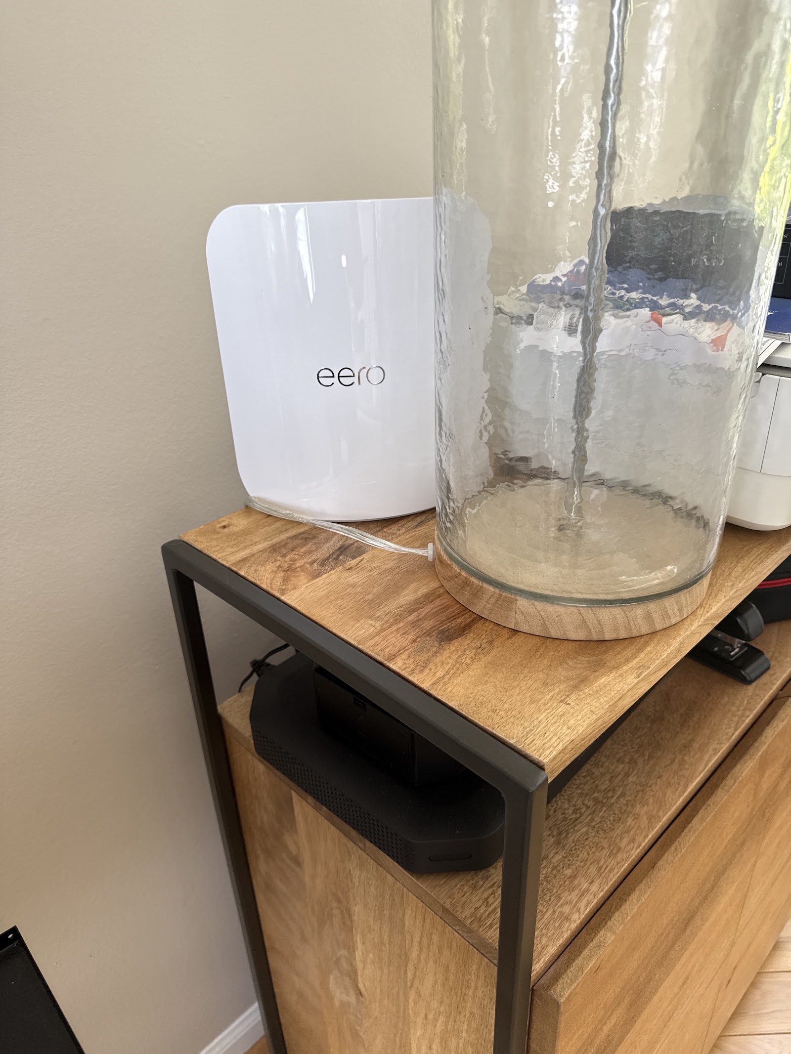 Mesh WiFi router installed as part of a smart home network setup by Rtechwork